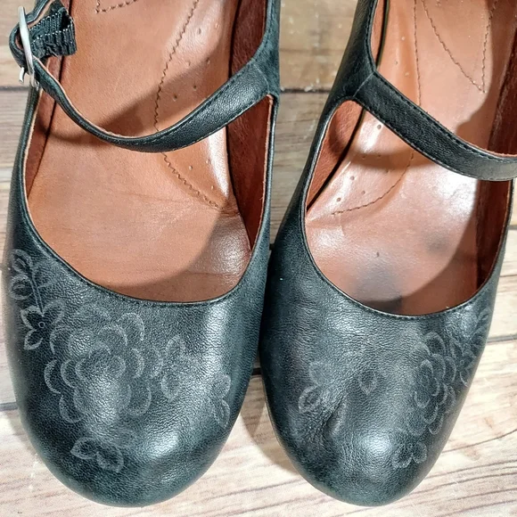Naya black floral Chalice Mary Jane heels 8.5 - Picture 4 of 12